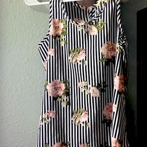 Floral print black/ white tank top